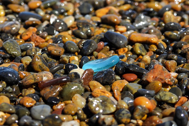 Pebble Stones Manufacturer & Supplier in Jaipur